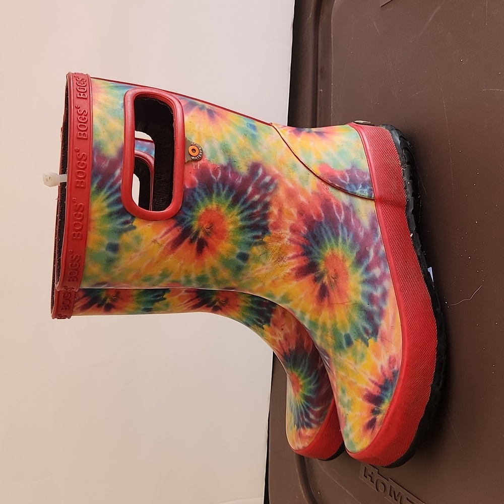 Bogs rainbow boots size 13